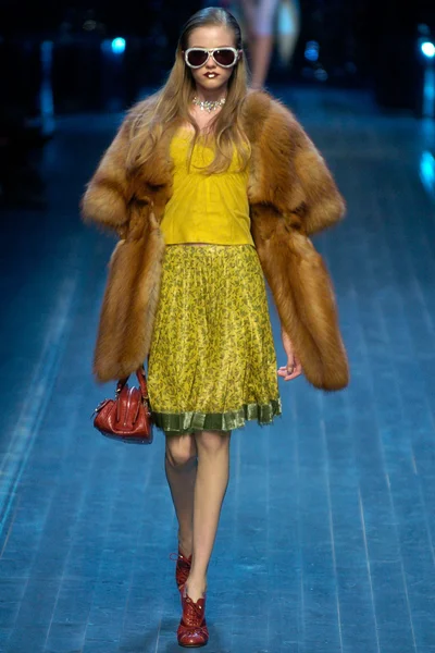 Look 27